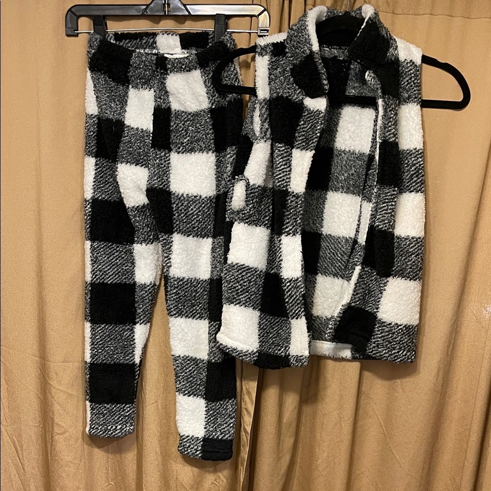 Girls 7 Black and White Plaid Matching Fleece Vest Jacket/Pant Set MISSING BELT